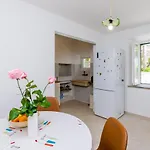 Marija Close To Old Town Апартаменты *