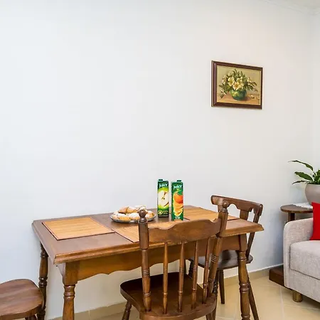 Marija Close To Old Town Apartment