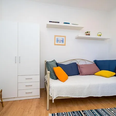 Marija Close To Old Town Apartman *