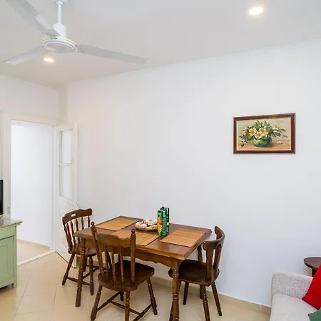 Marija Close To Old Town Апартаменты *