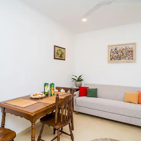 Marija Close To Old Town Апартаменты *